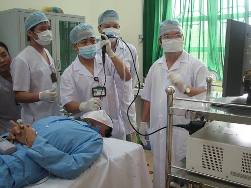 Minh họa nghĩa của từ treat